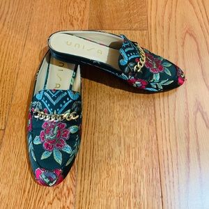 Unisa mule never worn.